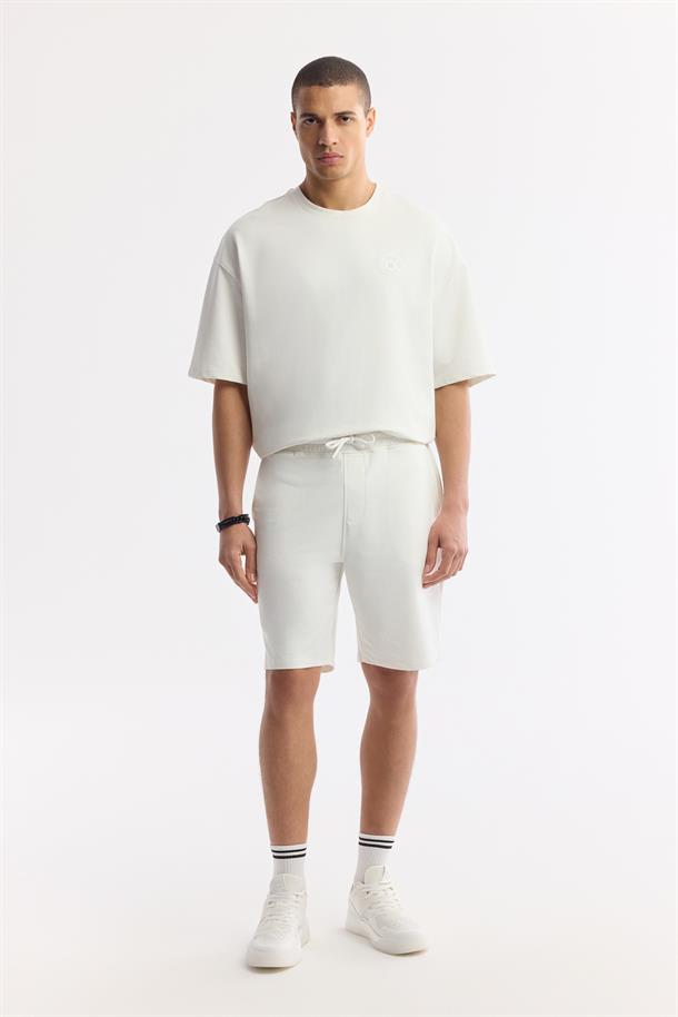 Beyaz Beli Lastikli Bağcıklı Bi-Stretch 2 İplik Örme Şort