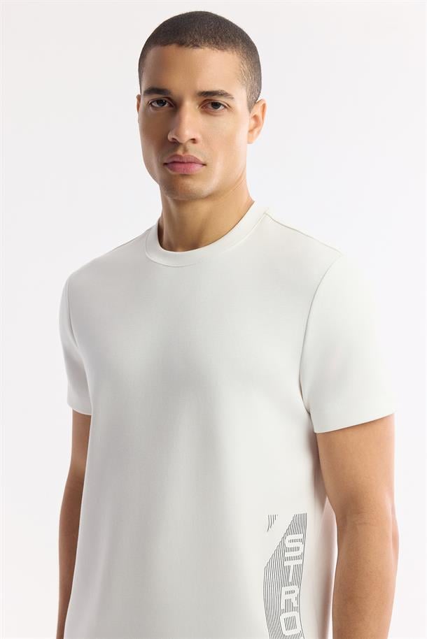 Beyaz Bisiklet Yaka Baskılı Bi-Stretch İnterlok T-Shirt