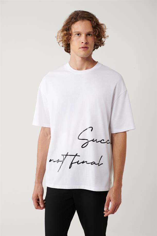 Beyaz %100 Pamuk Bisiklet Yaka Baskılı T-Shirt