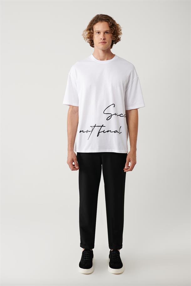 Beyaz %100 Pamuk Bisiklet Yaka Baskılı T-Shirt