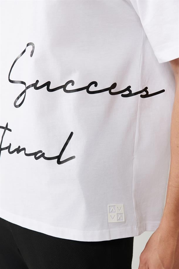 Beyaz %100 Pamuk Bisiklet Yaka Baskılı T-Shirt