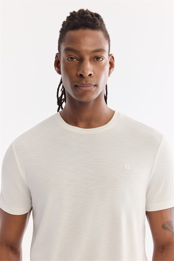 Beyaz Bisiklet Yaka Bi-Stretch Soft Touch Basic T-Shirt