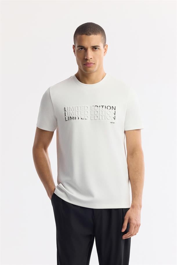 Beyaz Bisiklet Yaka Baskılı Bi-Stretch İnterlok T-Shirt