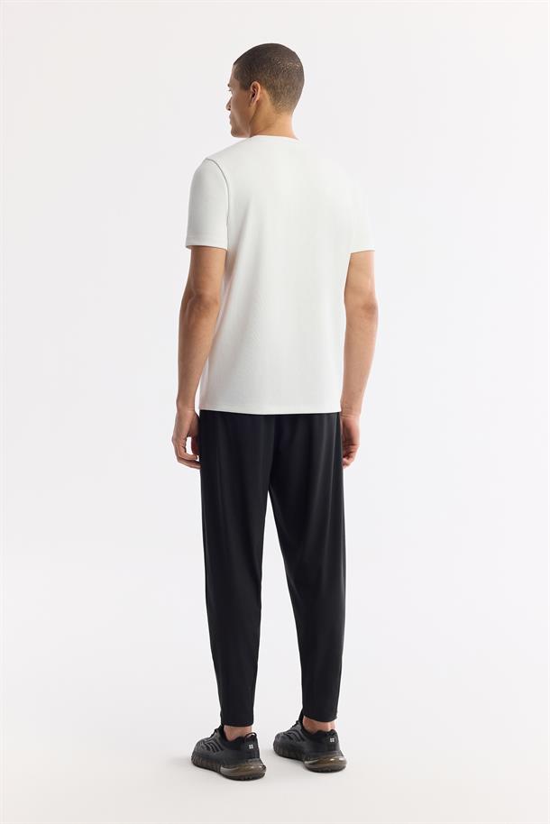 Beyaz Bisiklet Yaka Baskılı Bi-Stretch İnterlok T-Shirt