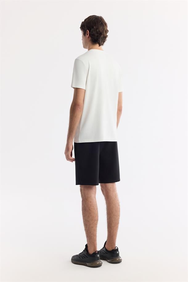 Beyaz Bisiklet Yaka Baskılı Rayon Soft Touch T-Shirt