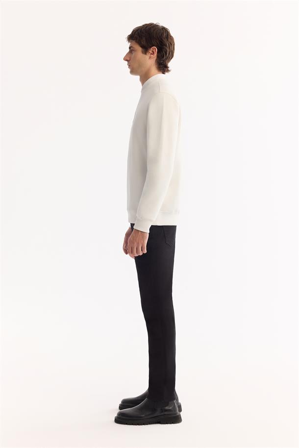 Beyaz Bisiklet Yaka Kolay Ütülenen Şardonlu Baskılı Sweatshirt