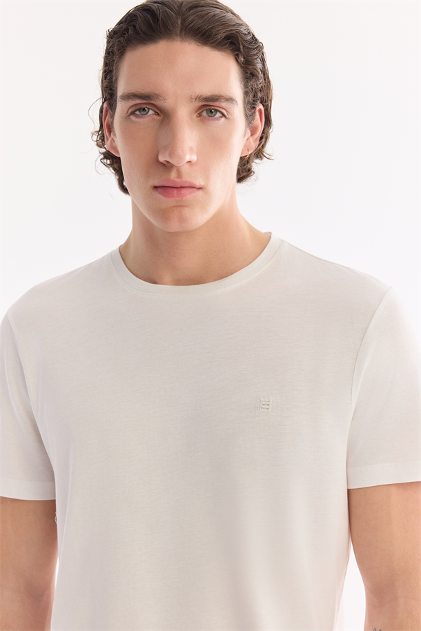 Beyaz Bisiklet Yaka Soft Touch Basic T-Shirt