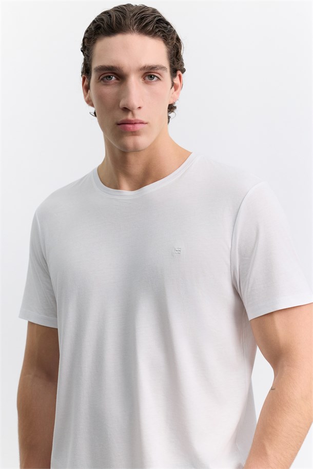 Beyaz Bisiklet Yaka Soft Touch Basic T-Shirt