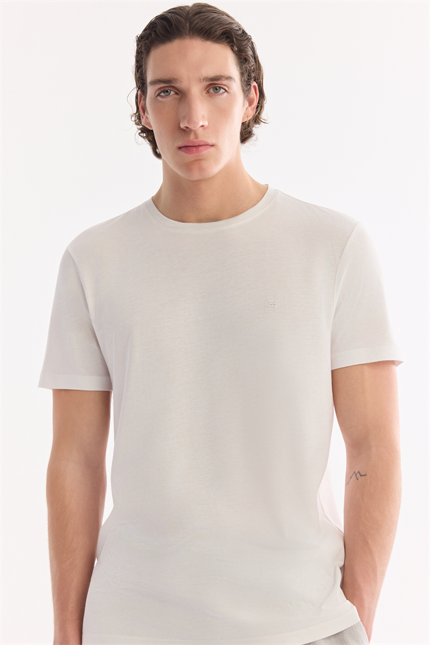 Beyaz Bisiklet Yaka Soft Touch Basic T-Shirt