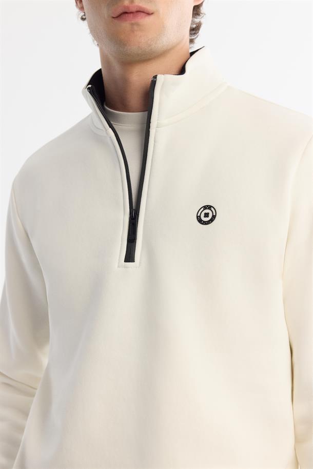 Beyaz Dik Yaka Fermuarlı 3 İplik Şardonlu Sweatshirt