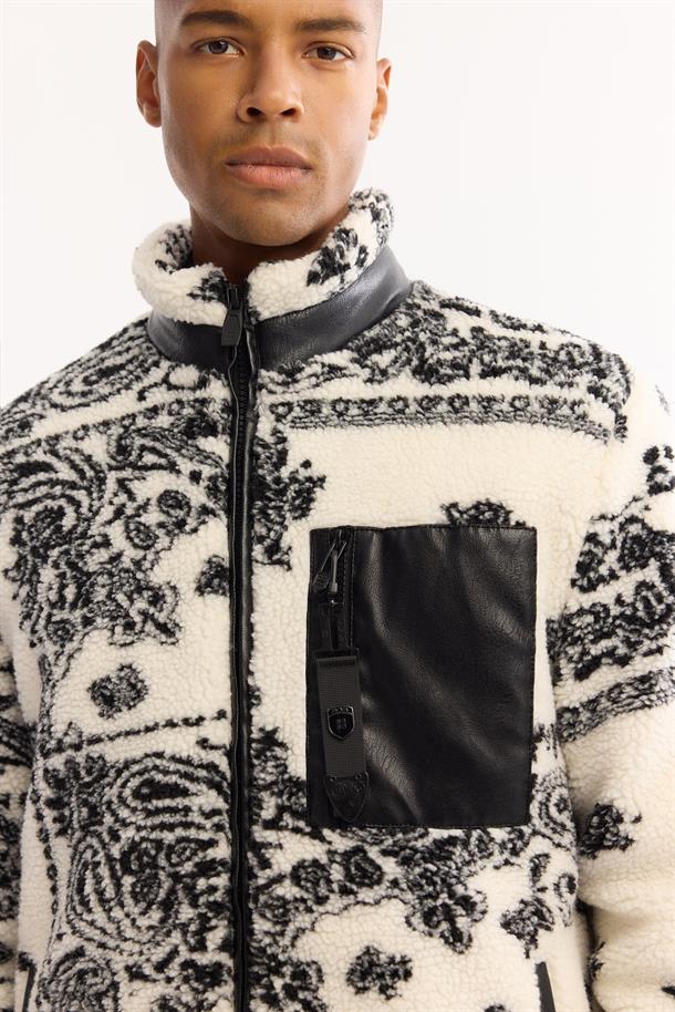 Beyaz Dik Yaka Rüzgar Geçirmez -4 Dereceye Dayanıklı Peluş Mont