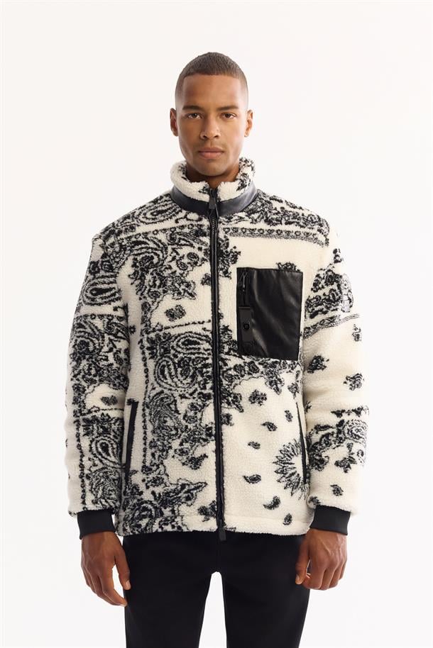 Beyaz Dik Yaka Rüzgar Geçirmez -4 Dereceye Dayanıklı Peluş Mont