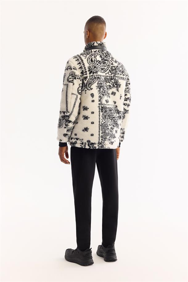 Beyaz Dik Yaka Rüzgar Geçirmez -4 Dereceye Dayanıklı Peluş Mont