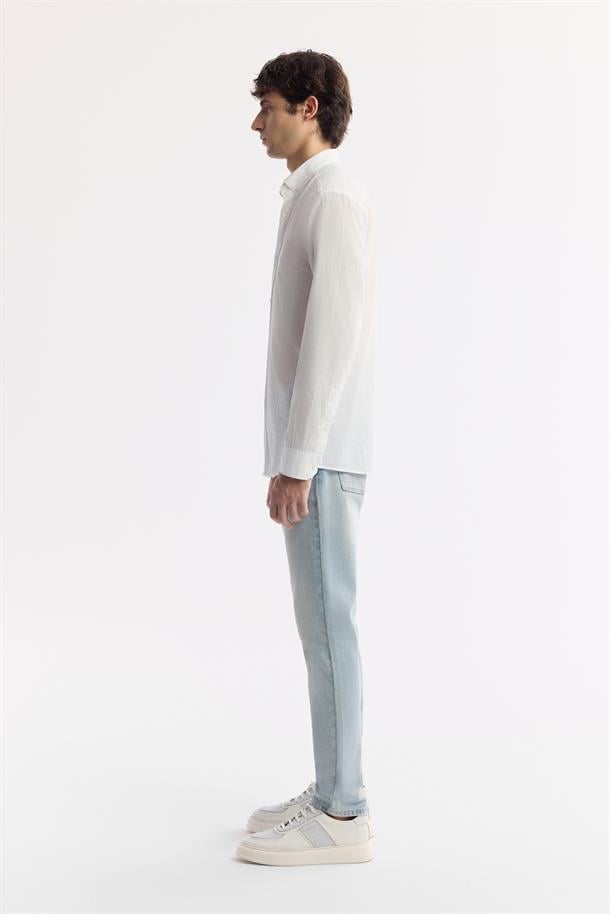 Beyaz Düğmeli Yaka %100 Pamuk Gömlek