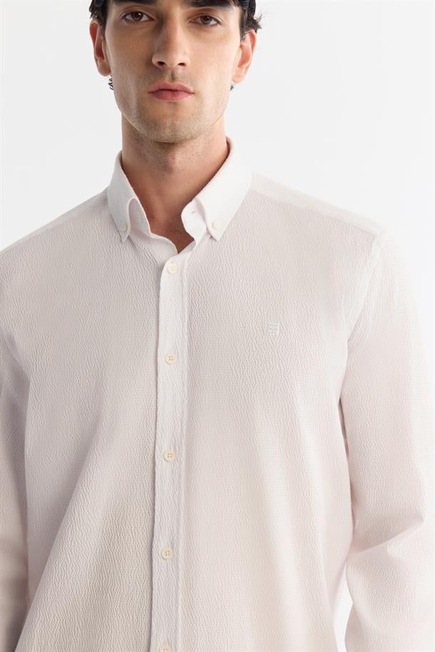 Beyaz Düğmeli Yaka Pamuklu Kolay Ütülenen Gömlek