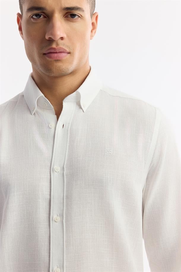 Beyaz Düğmeli Yaka Pamuklu Kolay Ütülenen Gömlek