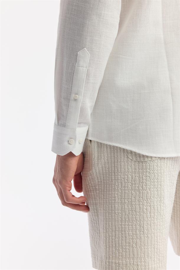 Beyaz Düğmeli Yaka Pamuklu Kolay Ütülenen Gömlek