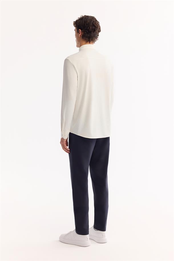 Beyaz Düğmeli Yaka Hızlı Kuruyan Non-Iron Gömlek