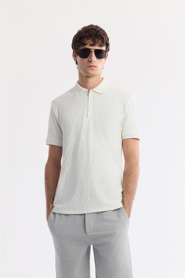 Beyaz Polo Yaka Jakarlı T-Shirt