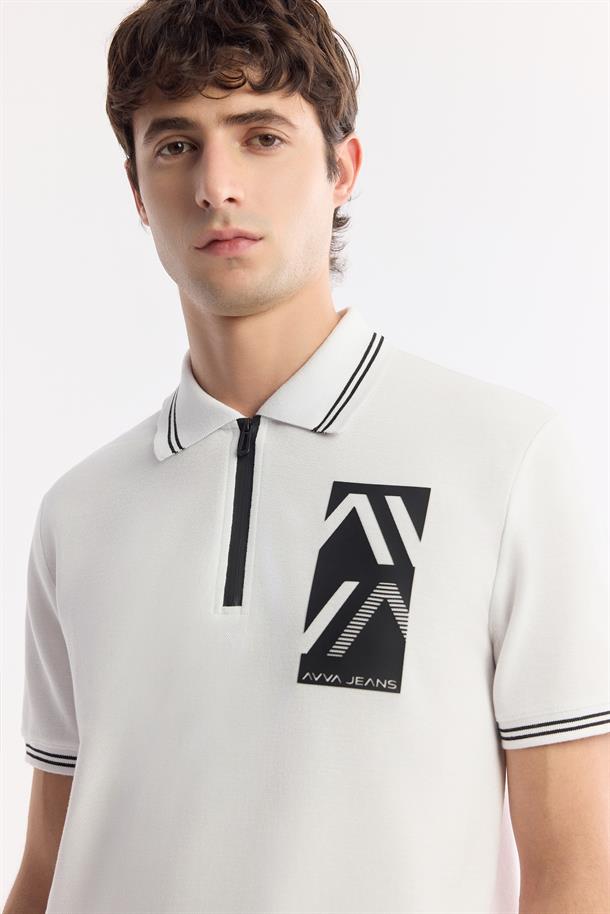 Beyaz Polo Yaka Baskılı %100 Pamuk T-Shirt