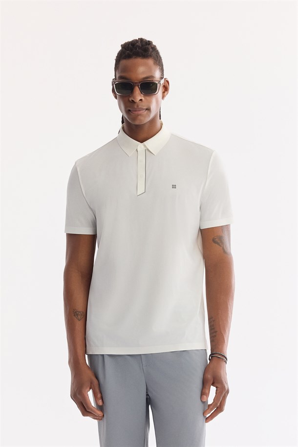 Beyaz Kıvrılmaz Polo Yaka Kırışmaz Hızlı Kuruyan Teknik Kumaş T-Shirt