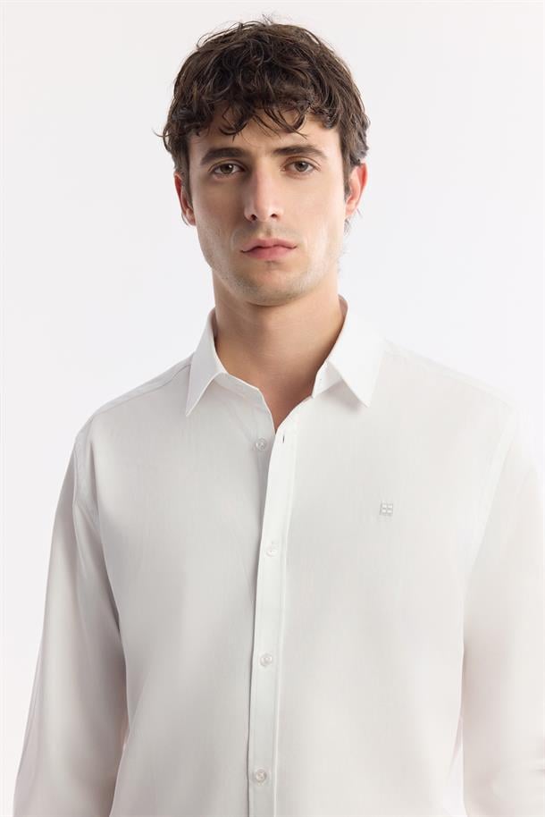 Beyaz Klasik Yaka %100 Pamuk Saten Kolay Ütülenen Gömlek