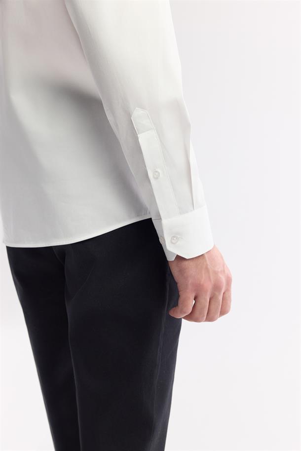 Beyaz Klasik Yaka %100 Pamuk Saten Kolay Ütülenen Gömlek