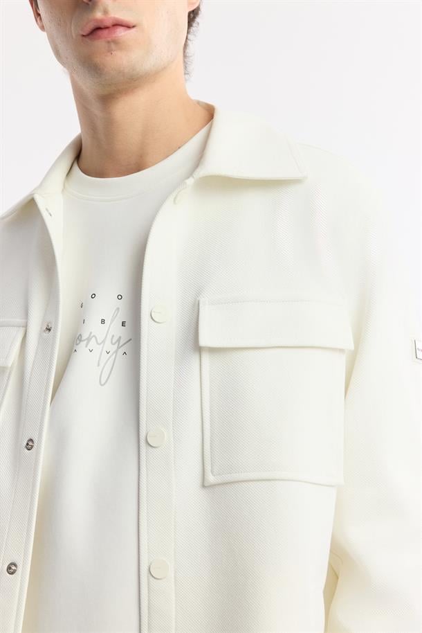 Beyaz Klasik Yaka Pamuklu Jersey Gömlek Ceket