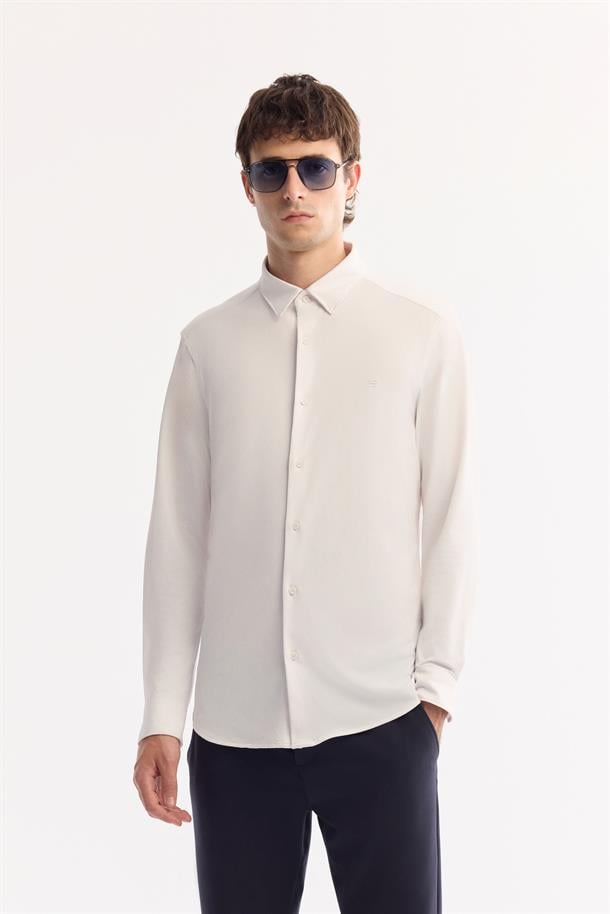 Beyaz Klasik Yaka Hızlı Kuruyan Non-Iron Gömlek