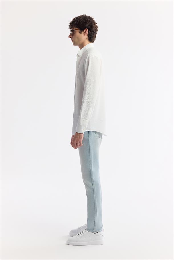 Beyaz Klasik Yaka Dokulu Kolay Ütülenen Gömlek