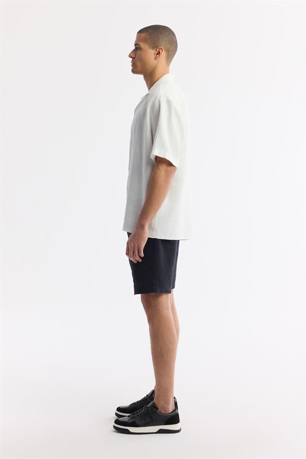 Beyaz Apaj Yaka %100 Keten Kısa Kol Gömlek