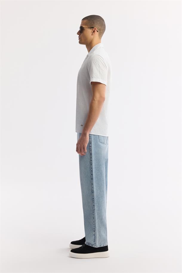 Beyaz Apaj Yaka Desenli %100 Pamuk Kısa Kol Gömlek