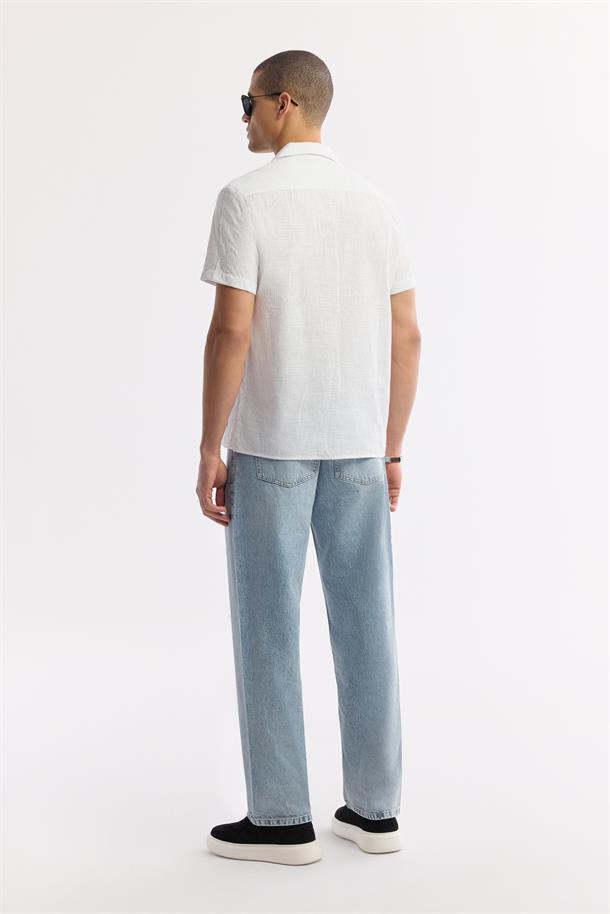 Beyaz Apaj Yaka Desenli %100 Pamuk Kısa Kol Gömlek