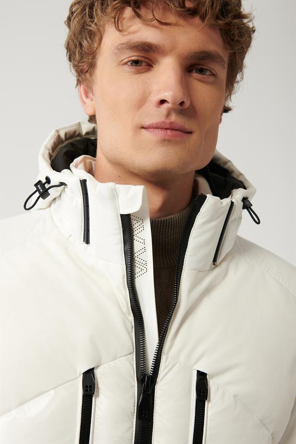 Beyaz Kaz Tüyü Su İtici ve Rüzgar Geçirmez Taşıma Askılı Şişme Kayak Montu