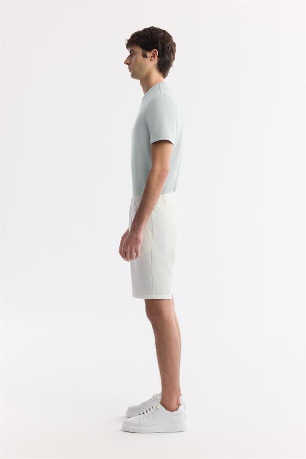 Beyaz Yanı Lastikli Gofreli Bi-Stretch Chino Şort