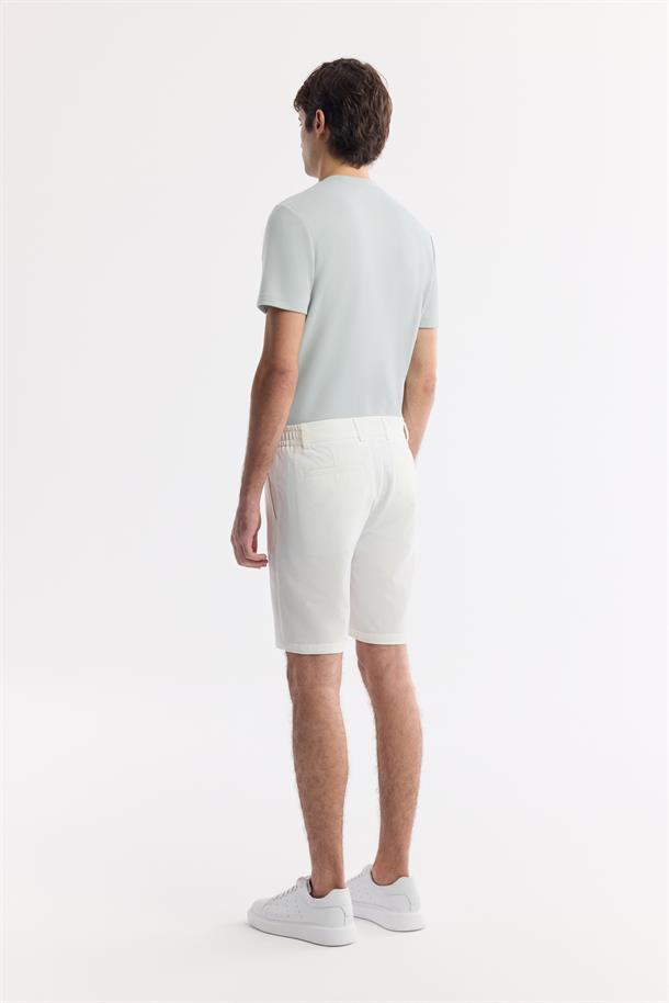 Beyaz Yanı Lastikli Gofreli Bi-Stretch Chino Şort