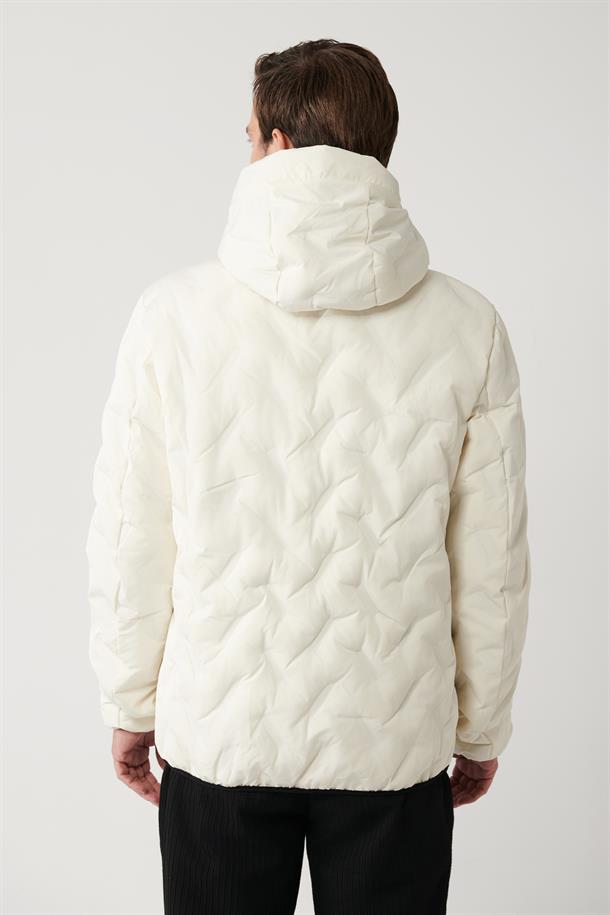 Beyaz Kapüşonlu Su İtici Rüzgar Geçirmez Taşıma Askılı Şişme Mont