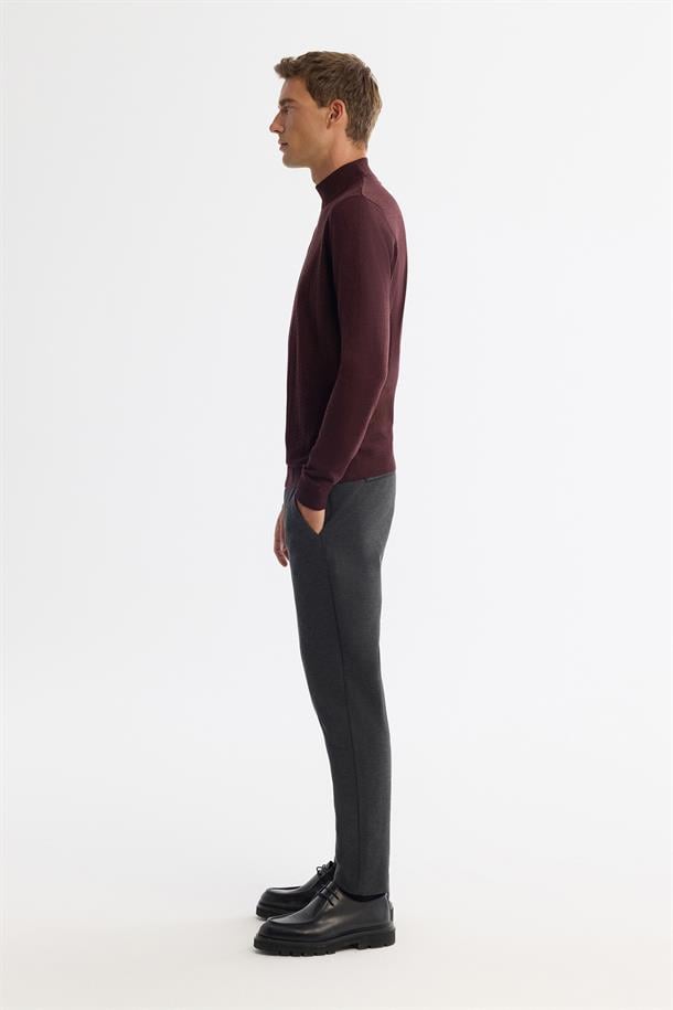 Bordo Yarım Balıkçı Yaka Dokulu Triko Kazak