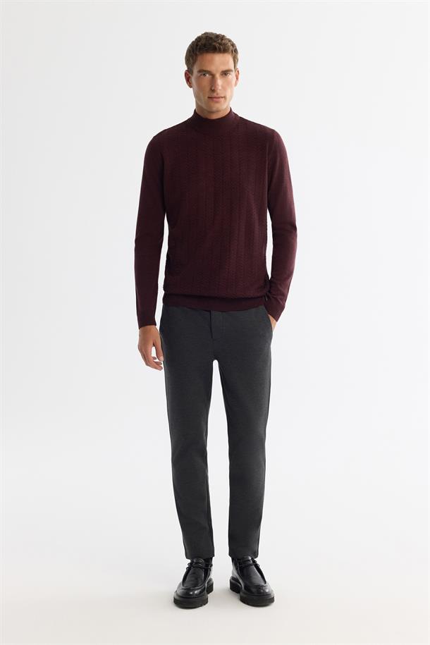 Bordo Yarım Balıkçı Yaka Dokulu Triko Kazak