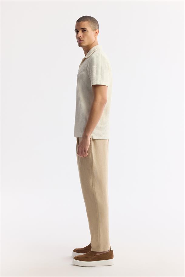 Ekru Apaj Yaka Jakarlı Keten Karışımlı T-Shirt