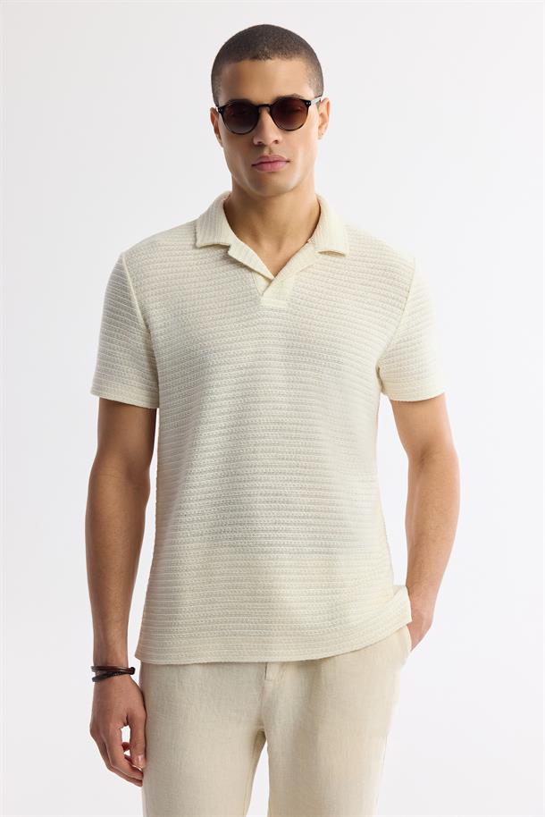 Ekru Apaj Yaka Çizgili Pamuklu Jakarlı T-Shirt