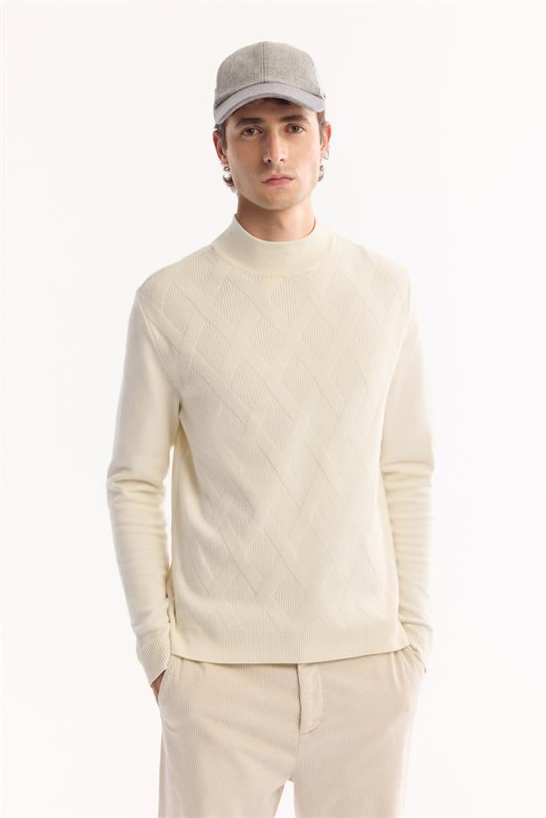 Ekru Balıkçı Yaka Soft Touch Dokulu Triko Kazak