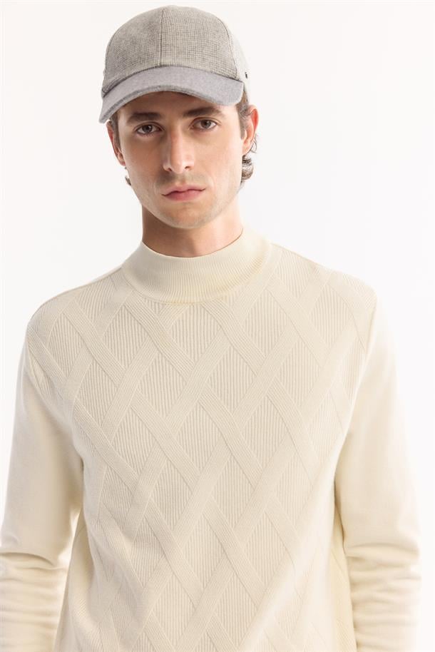 Ekru Balıkçı Yaka Soft Touch Dokulu Triko Kazak