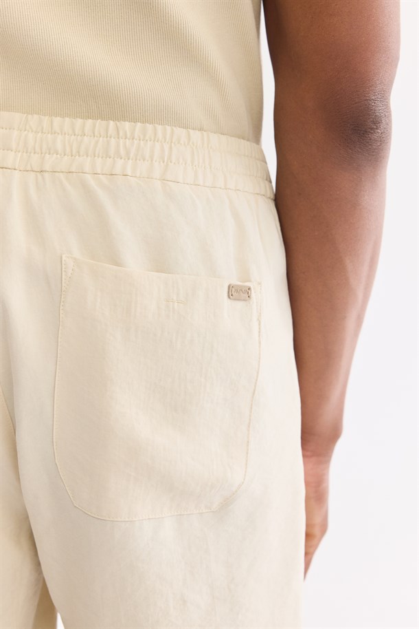 Ekru Beli Lastikli Soft Touch Nefes Alan Şort