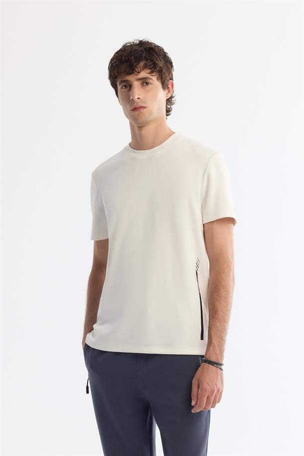 Ekru Bisiklet Yaka Baskılı Elastan T-Shirt