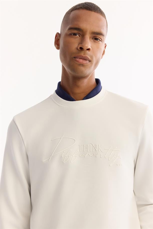 Ekru Bisiklet Yaka Kolay Ütülenen Bi-Stretch Baskılı Sweatshirt