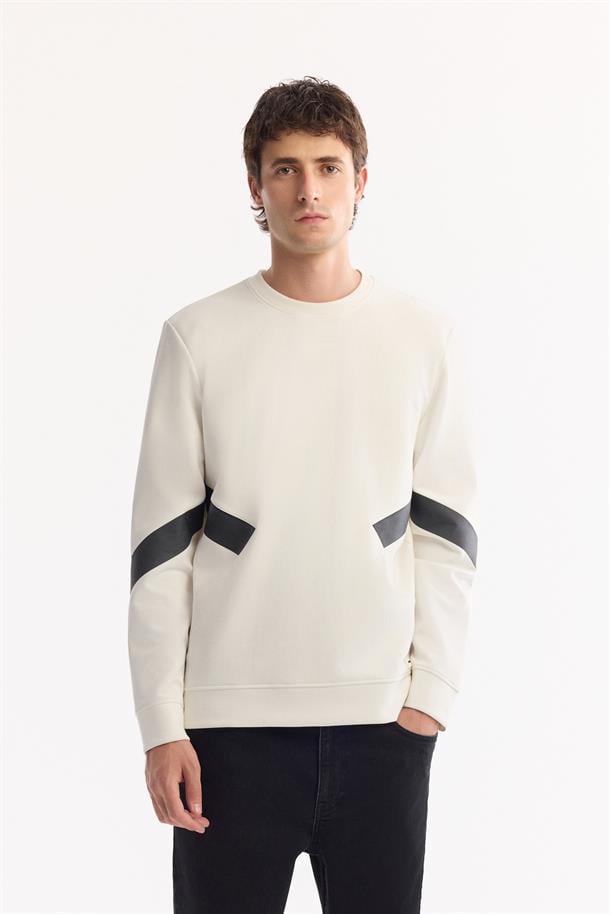 Ekru Bisiklet Yaka Kolay Ütülenen Bi-Stretch Baskılı Sweatshirt