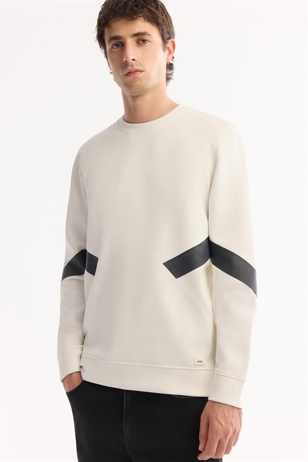 Ekru Bisiklet Yaka Kolay Ütülenen Bi-Stretch Baskılı Sweatshirt