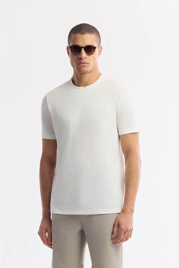 Ekru Bisiklet Yaka Viskon Karışımlı Jakarlı T-Shirt