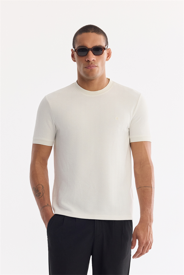 Ekru Bisiklet Yaka Kolay Ütülenen T-Shirt